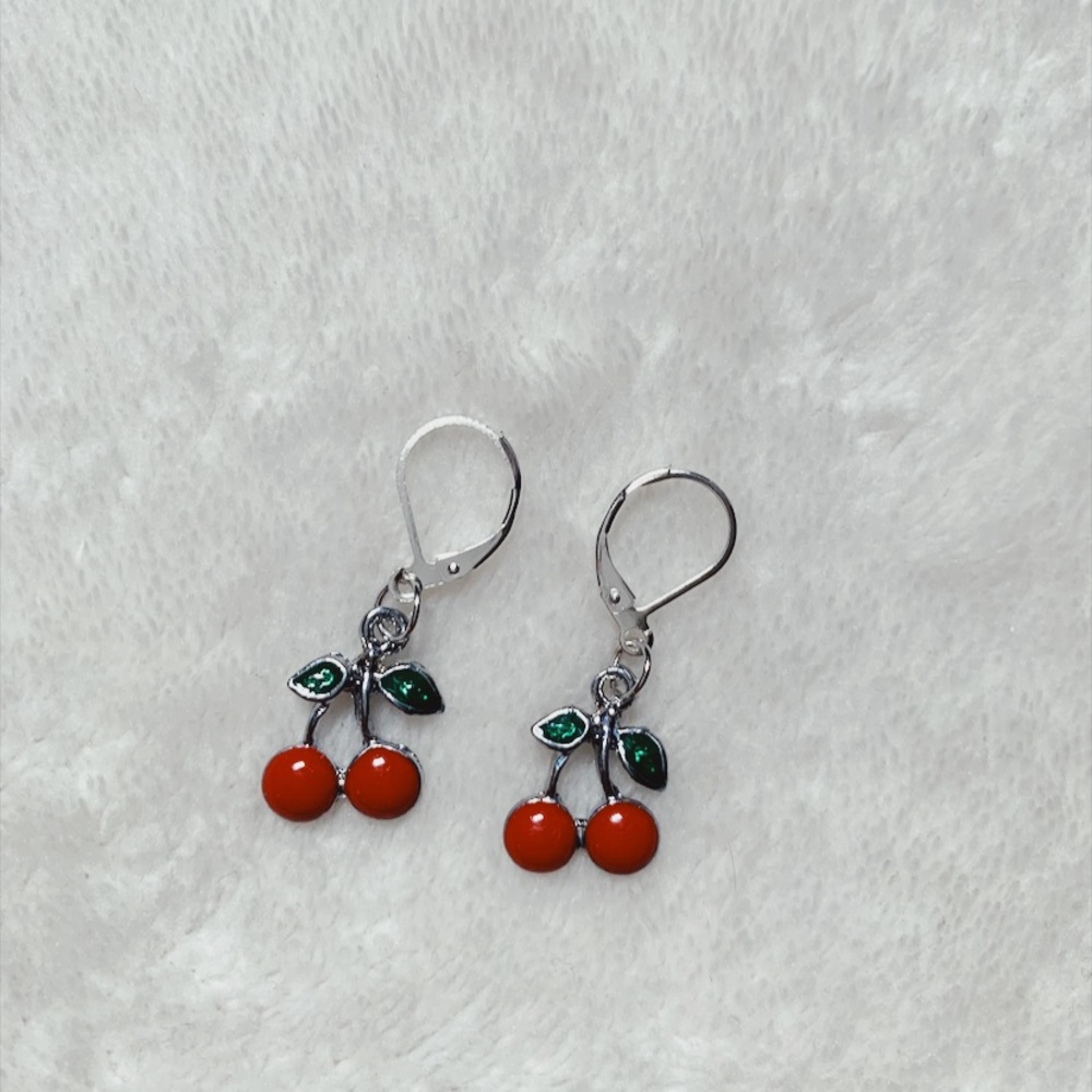 Red cherry earrings - Picture 2 of 3